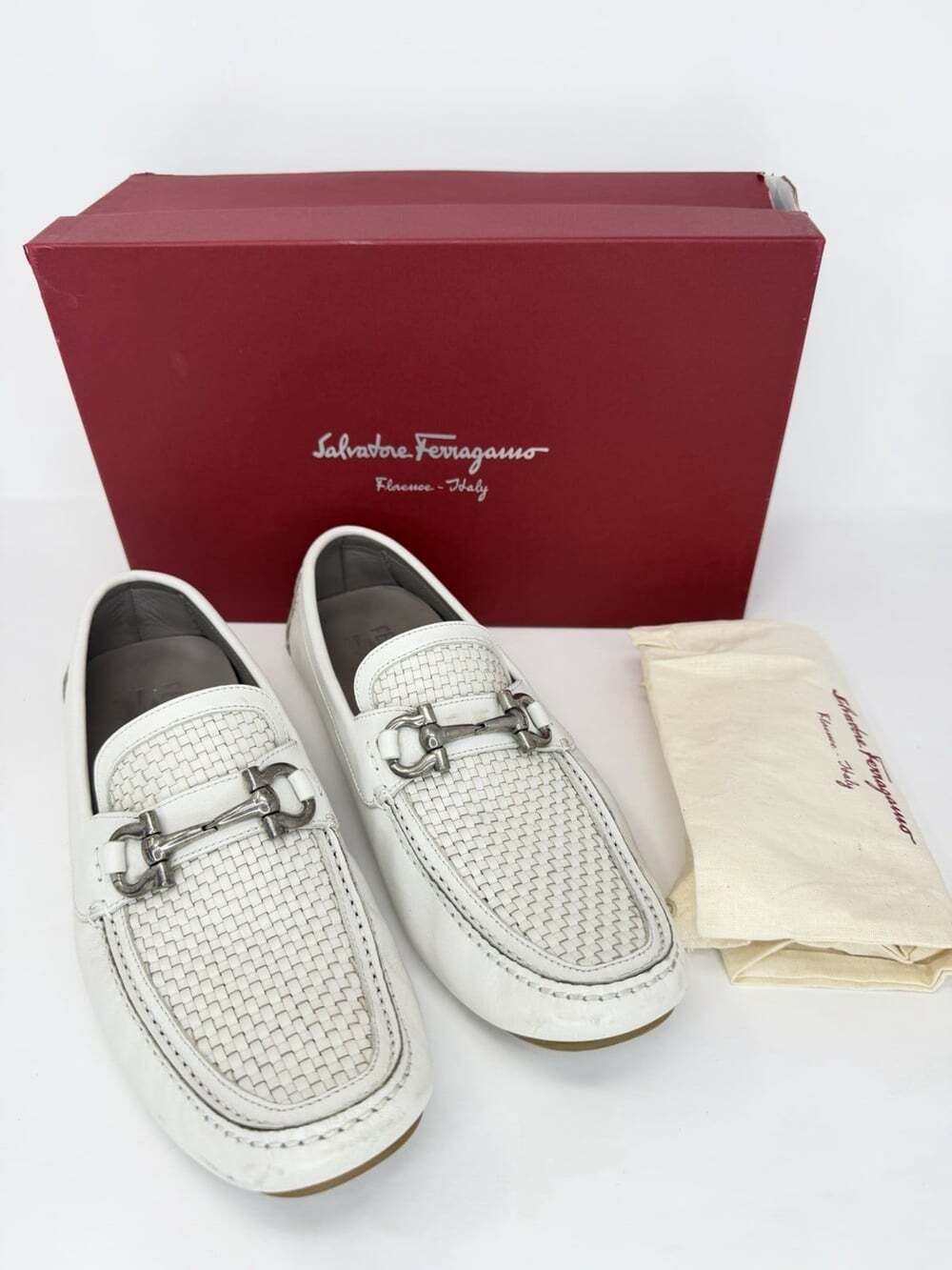 Salvatore Ferragamo Gancini Driving Loafers Men’s 9 D White Leather Woven Italy